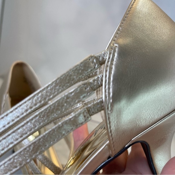 Easy Street Women's Oceana Pump, Gold Metallic, 9.5 Wide - Picture 12 of 14